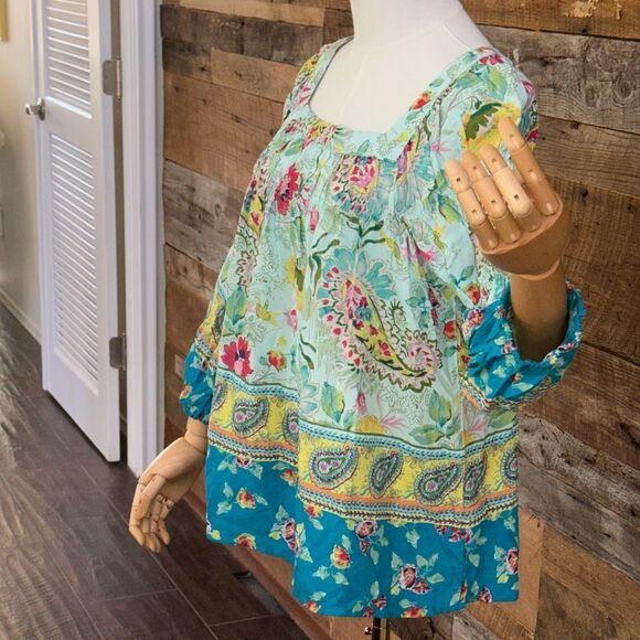 Figueroa & Flower 3/4 Border Print Sleeve Blouse - Picture 3 of 11